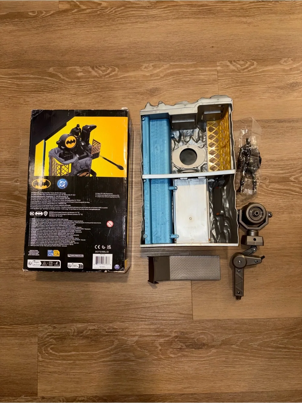 Batman Batcave Playset Spin Master 4” Figure 50723BLG Incomplete Open Box